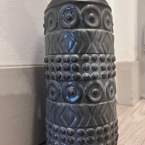 Helwig Ceramic Table Vase
Home Decor - Picture 4 of 7